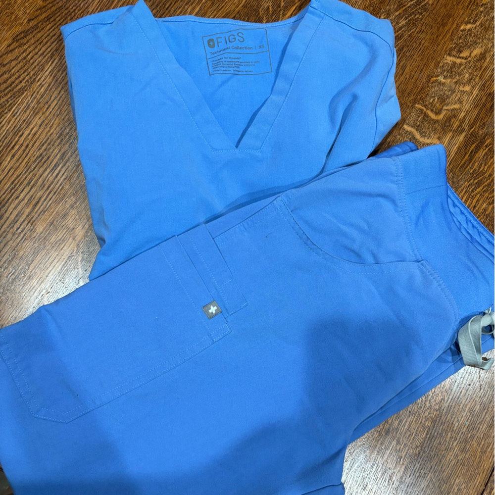 FIGS XS CEIL BLUE SET 🩵